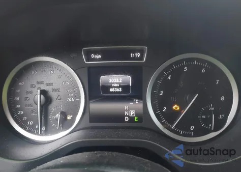 2018 Infiniti Qx30 Essential/Luxe/Luxury/Premium z USA, uszkodzony, nr VIN SJKCH5CR1JA042991